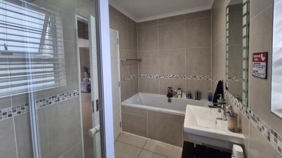 3 Bedroom Property for Sale in Sunningdale Western Cape